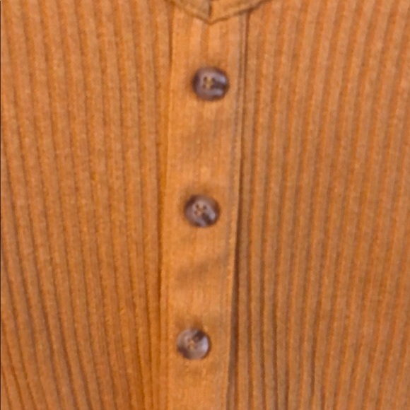 NWOT AUSTRALIAN TIE TOP - GREAT FOR FALL 🍁 - Picture 2 of 4